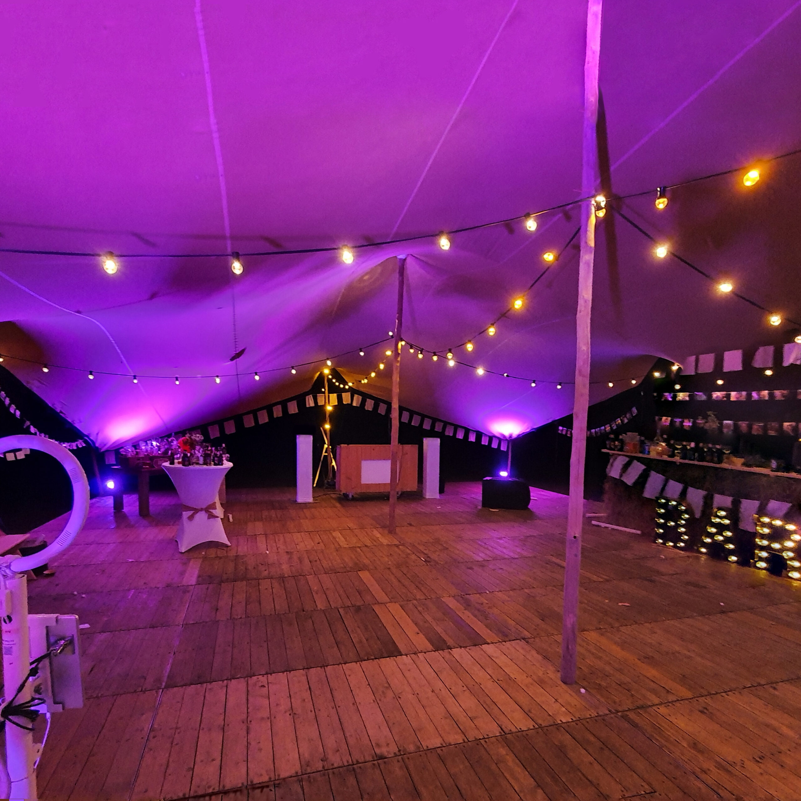 Tuinfeest Express - Prikkabel warm wit met vloer spots huren